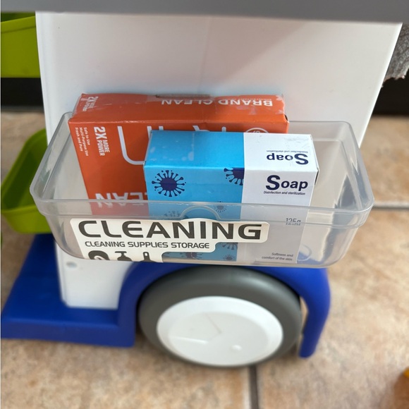 Little Helper Cleaning Cart with Working Vacuum, Broom, Scraper, Spray Cleaner - Picture 15 of 16